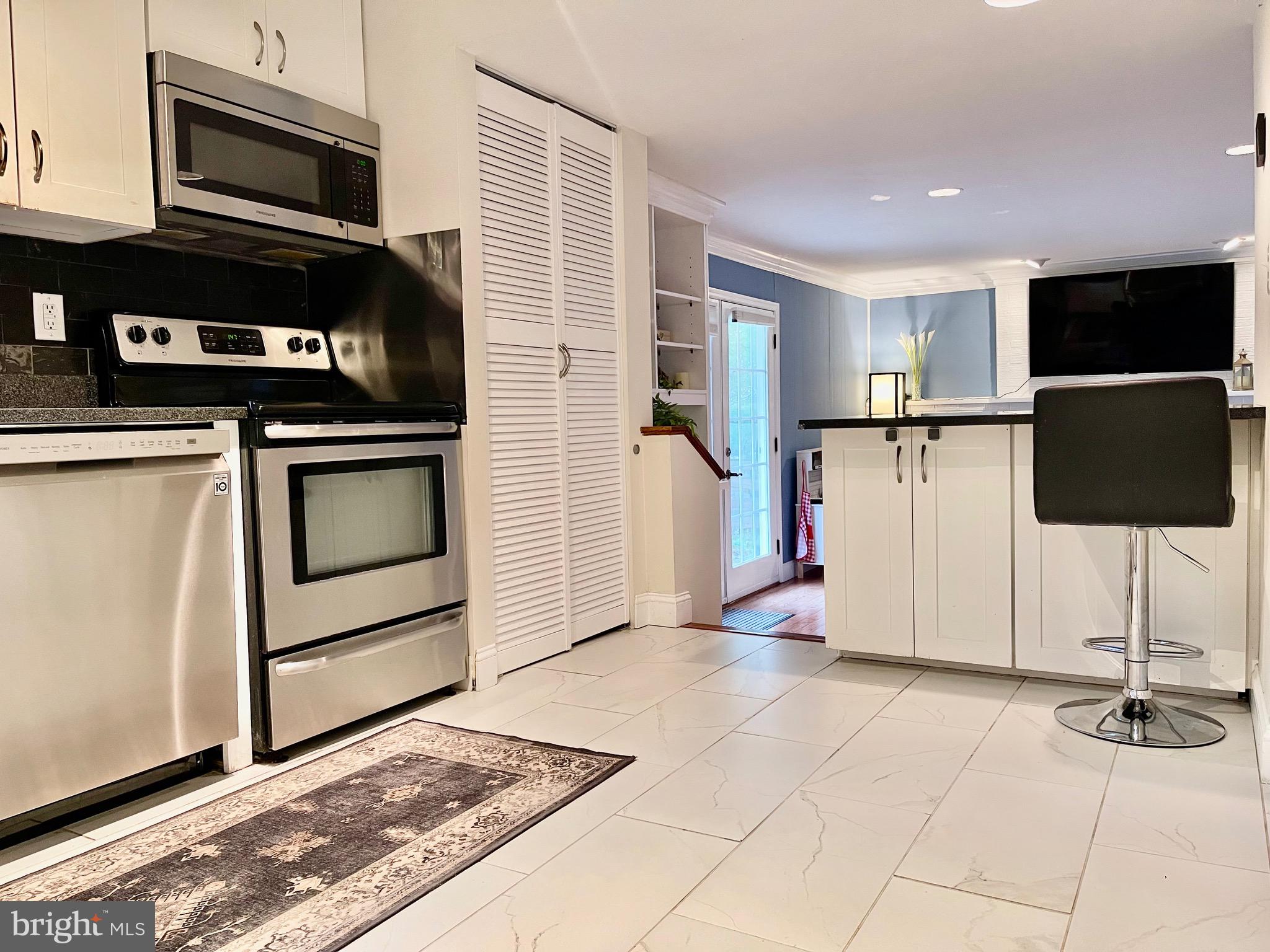 15516 Peach Leaf Lane North Potomac, MD 20878 - Photo 5 of 33 Kitchen