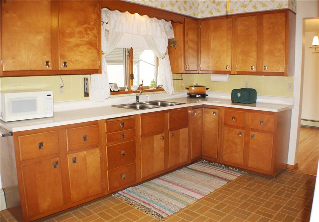 1414 Mercer Grove City Road Mercer, PA 16137 - Photo 9 of 18 Lots of Kitchen storage