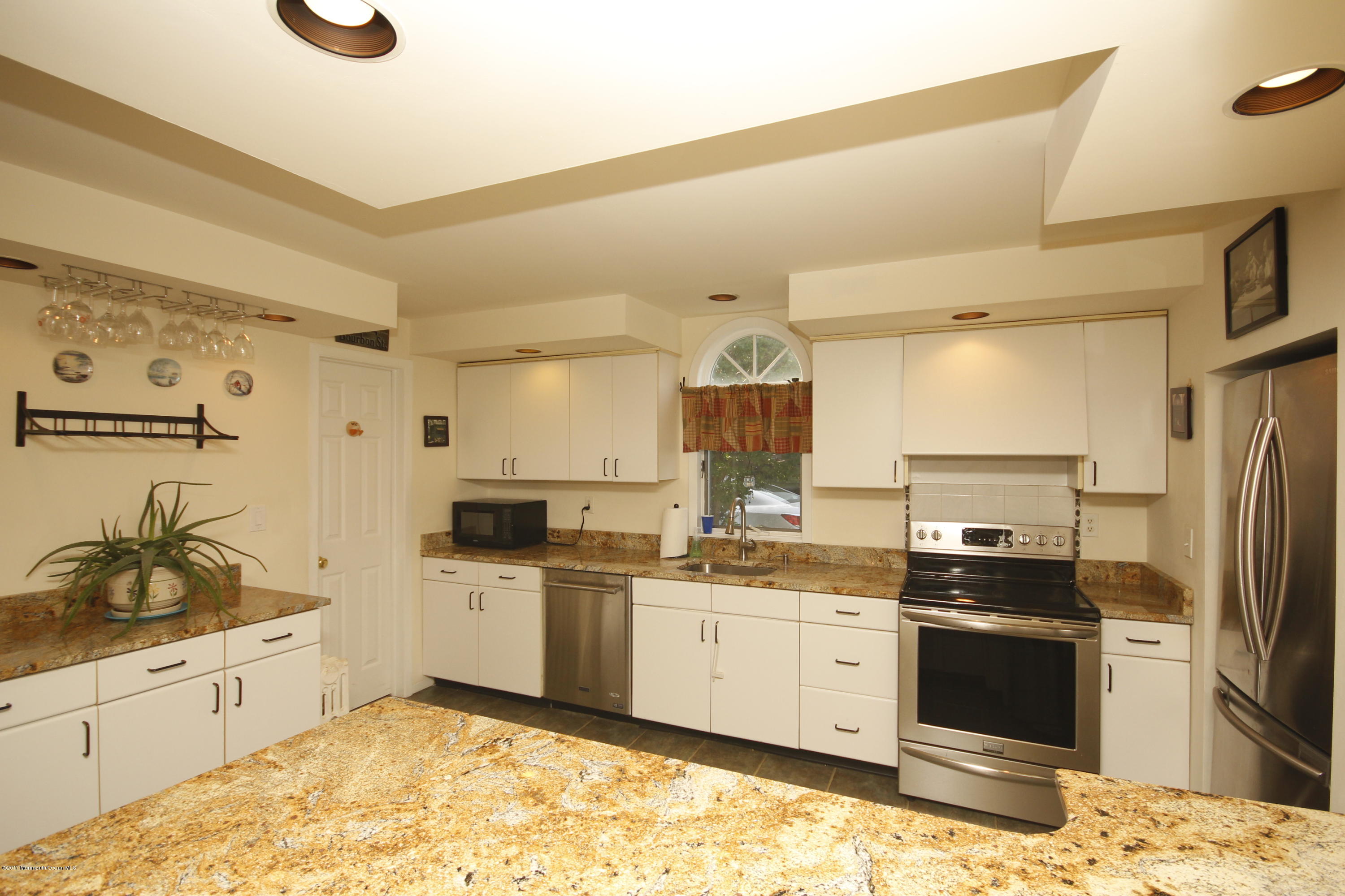 595 Holmdel Road Hazlet, NJ 07730 - Photo 5 of 25 595 Holmdel Road