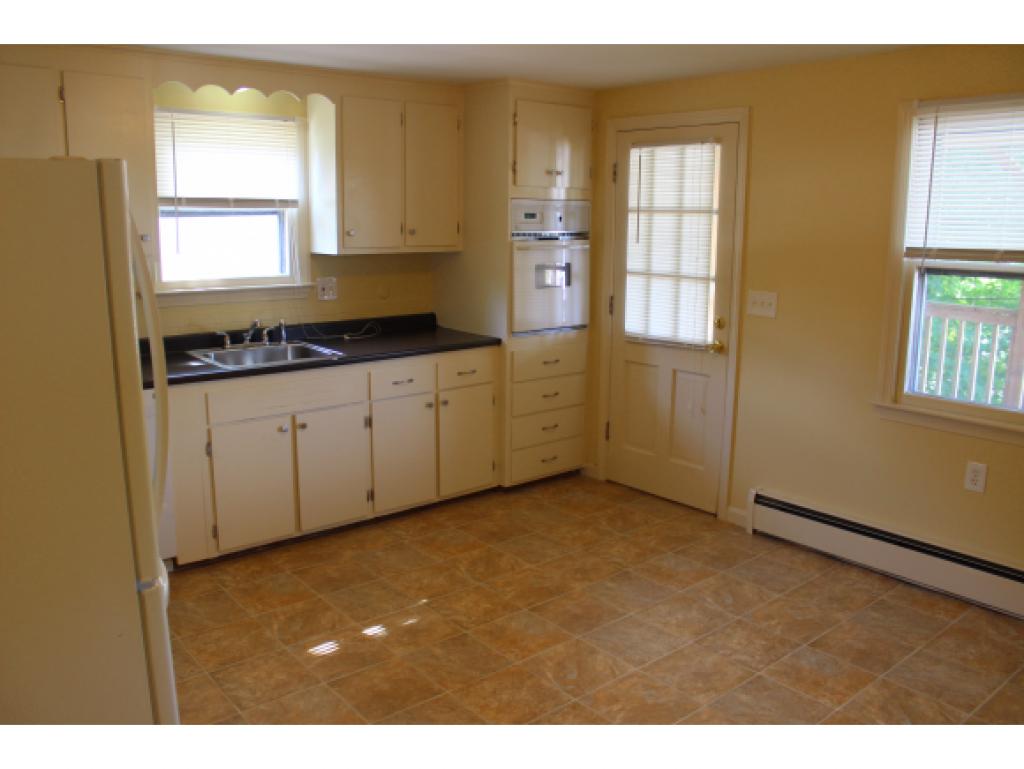 314 Walnut Street Manchester, NH 03104 - Photo 12 of 24 Gallery Image 12