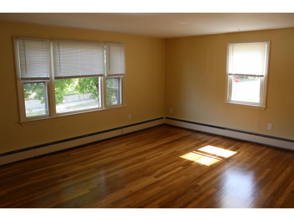 314 Walnut Street Manchester, NH 03104 - Photo 13 of 24 Gallery Image 13