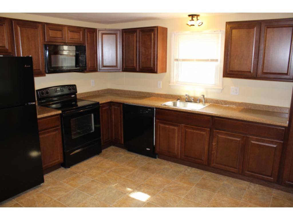 314 Walnut Street Manchester, NH 03104 - Photo 3 of 24 Gallery Image 3