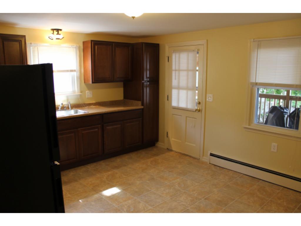 314 Walnut Street Manchester, NH 03104 - Photo 4 of 24 Gallery Image 4