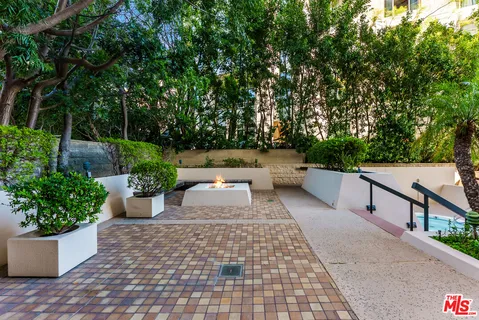 $999,995 | 10790 Wilshire Boulevard, Unit 404, Los Angeles, CA 90024