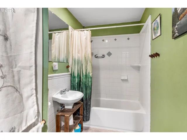 $374,453 | 2045 Liberty Street Northeast, Salem, OR 97301