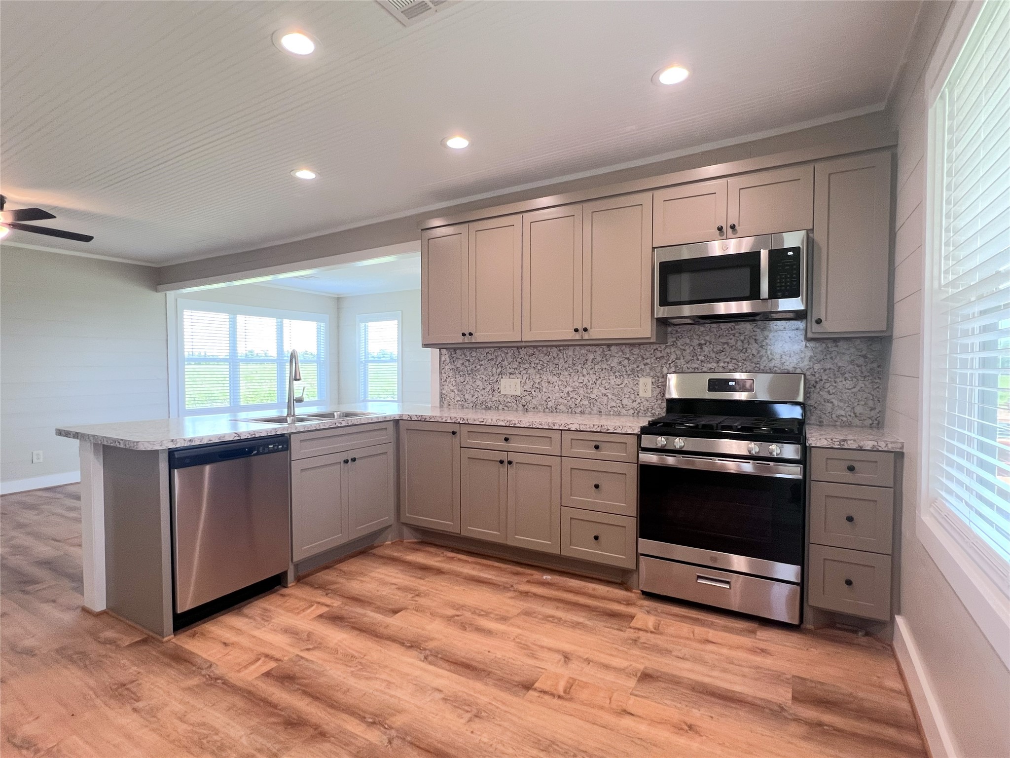 12201 Emshoff Road Brenham, TX 77833 - Photo 10 of 19