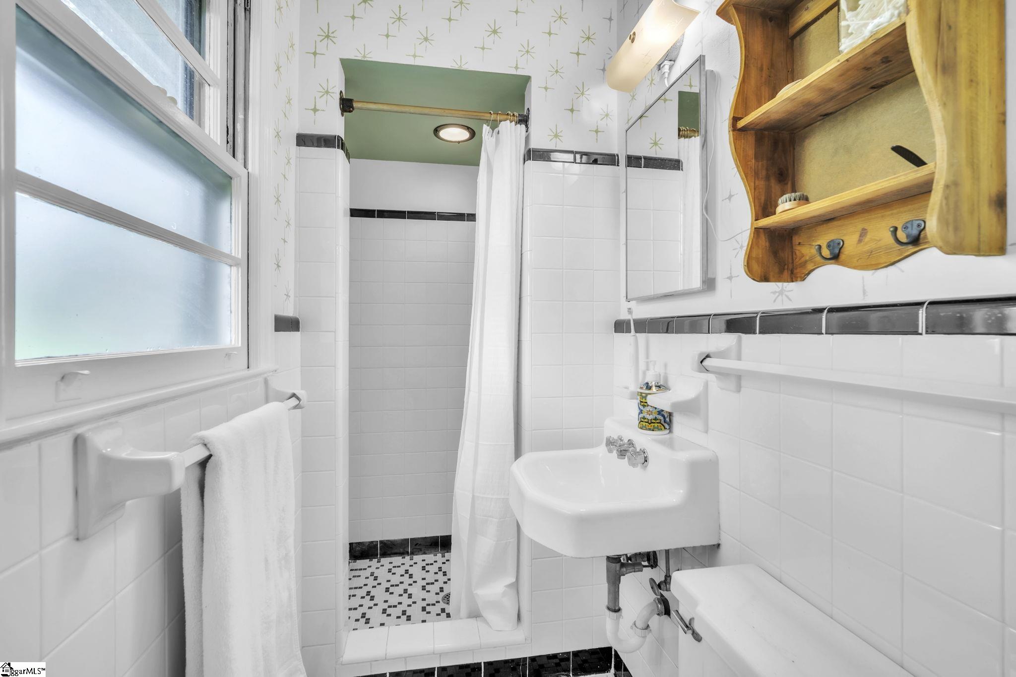 103 West Crestview Street Landrum, SC 29356 - Photo 17 of 27