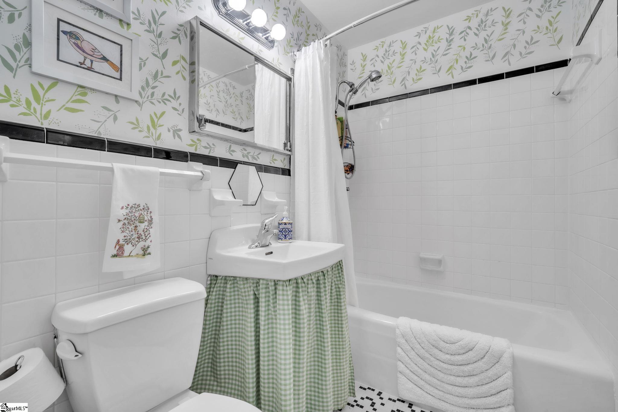 103 West Crestview Street Landrum, SC 29356 - Photo 20 of 27