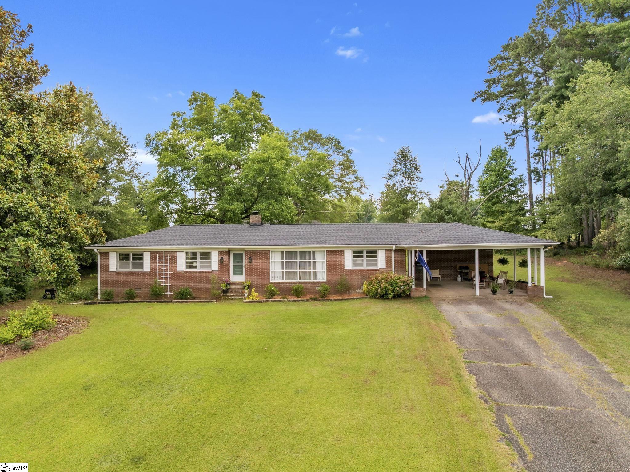 103 West Crestview Street Landrum, SC 29356 - Photo 23 of 27