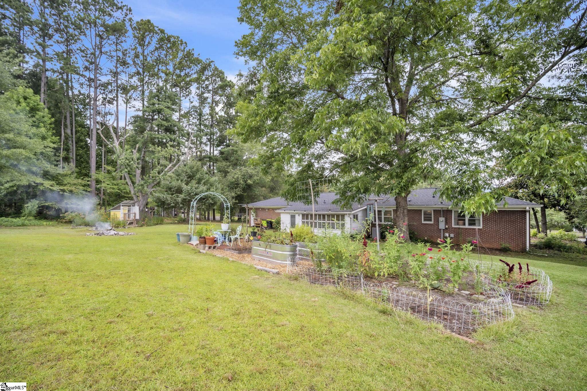 103 West Crestview Street Landrum, SC 29356 - Photo 25 of 27