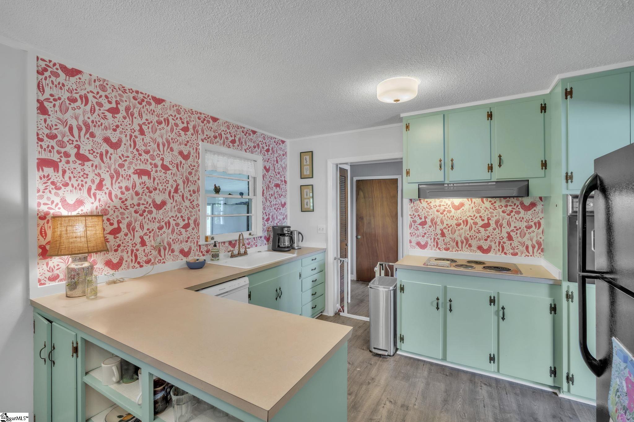 103 West Crestview Street Landrum, SC 29356 - Photo 7 of 27