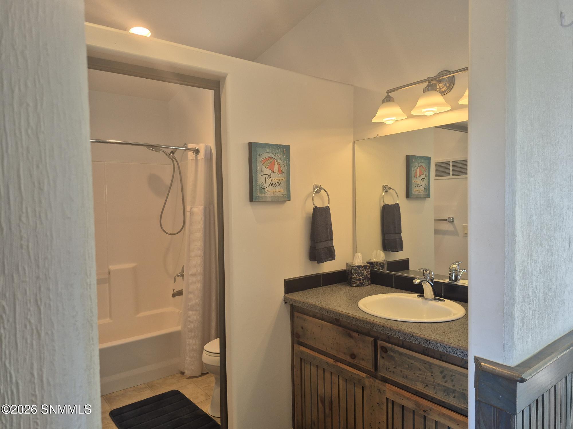 104 Georgetown Road Hanover, NM 88041 - Photo 23 of 90 vanity tub shower toilet 2