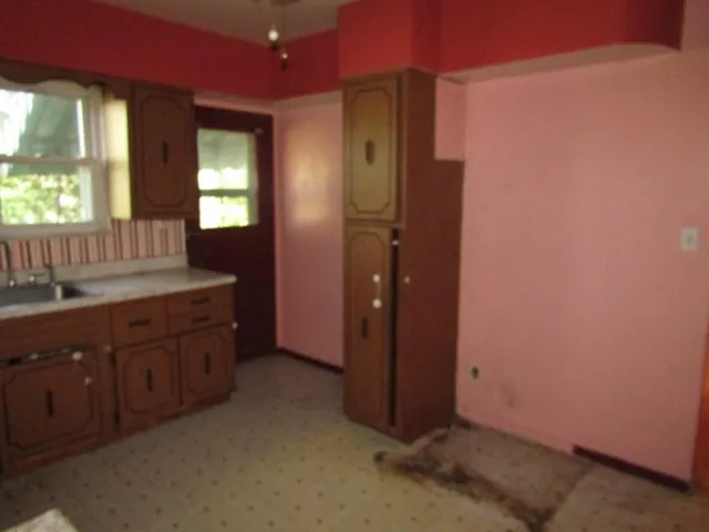 $114,900 | 328 Commonwealth Avenue, West Mifflin, PA 15122