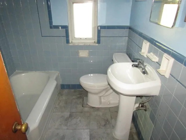 $114,900 | 328 Commonwealth Avenue, West Mifflin, PA 15122