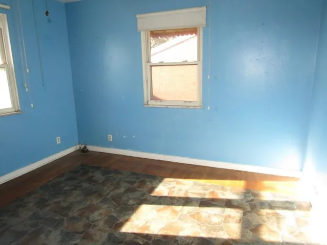 $114,900 | 328 Commonwealth Avenue, West Mifflin, PA 15122