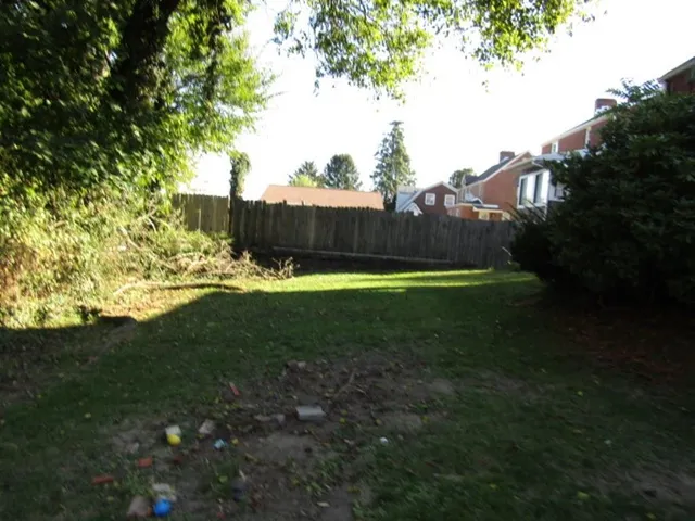 $114,900 | 328 Commonwealth Avenue, West Mifflin, PA 15122