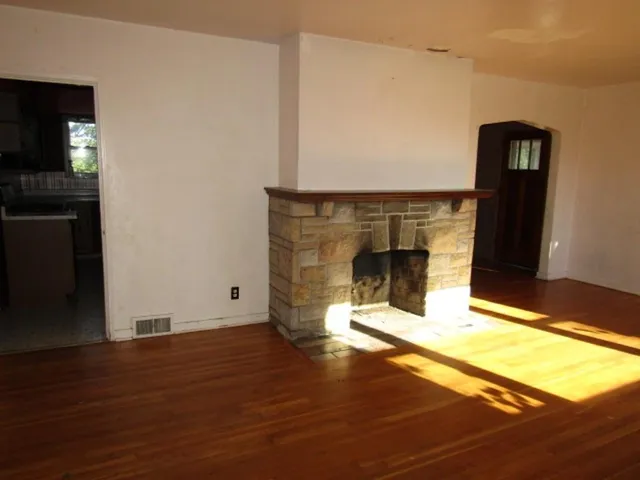 $114,900 | 328 Commonwealth Avenue, West Mifflin, PA 15122