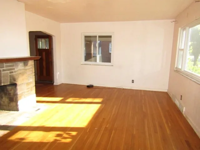 $114,900 | 328 Commonwealth Avenue, West Mifflin, PA 15122