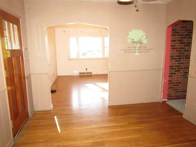 $114,900 | 328 Commonwealth Avenue, West Mifflin, PA 15122