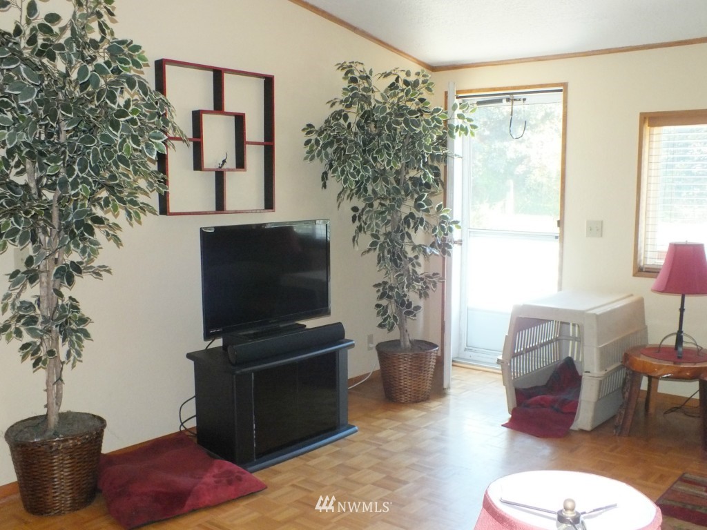 4216 Hoff Road Bellingham, WA 98225 - Photo 3 of 25