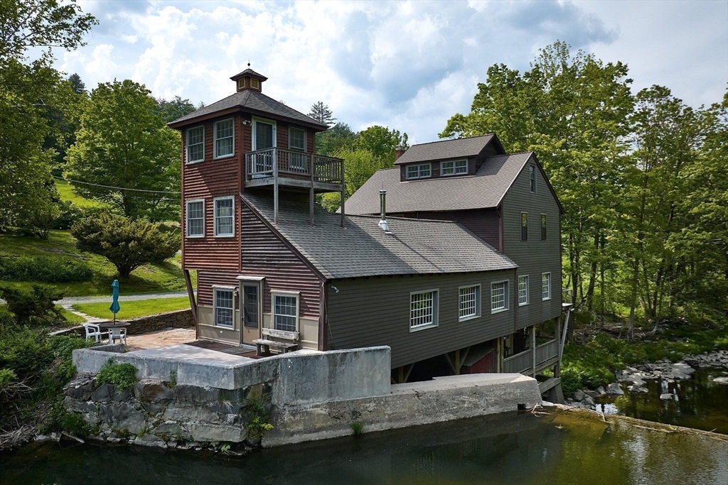 576 Shelburne Falls Road Conway, MA 01341 - Photo 4 of 42 Gallery Image 4