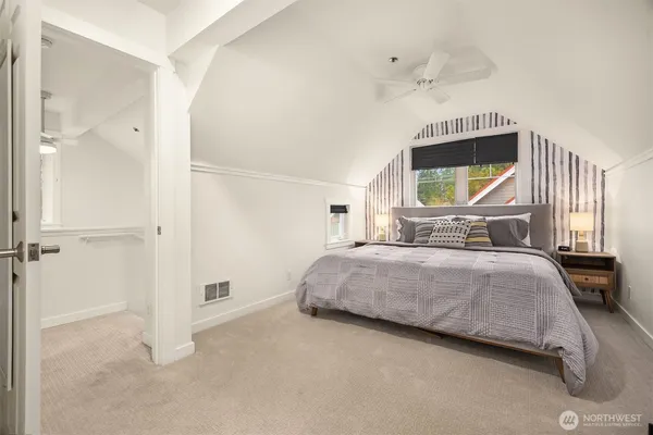 $698,000 | 672 Madison Avenue North, Bainbridge Island, WA 98110