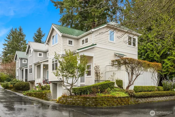 $698,000 | 672 Madison Avenue North, Bainbridge Island, WA 98110