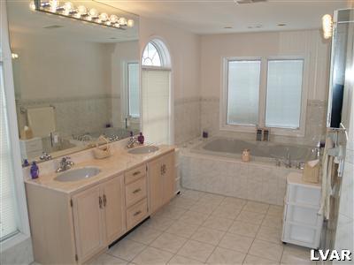 532 Quiet Valley Road Mount Bethel, PA 18343 - Photo 9 of 24 Gallery Image 9