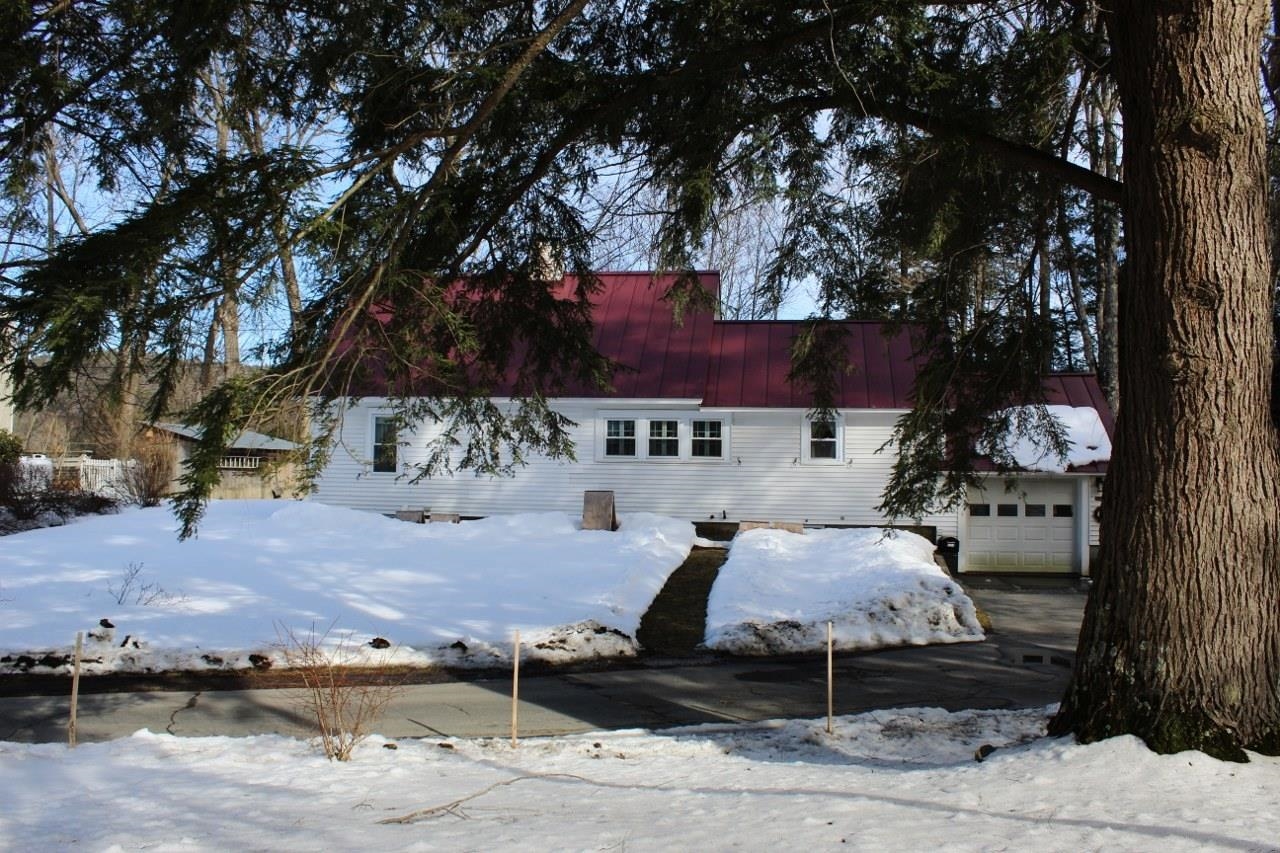 87 Kennedy Drive Windsor, VT 05089 - Photo 5 of 38