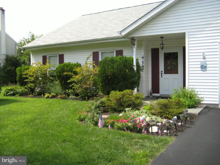 562 Lamplighter Road Horsham, PA 19044 - Photo 2 of 19 Exterior Front