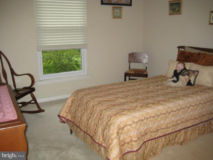 562 Lamplighter Road Horsham, PA 19044 - Photo 13 of 19 Bedroom 2