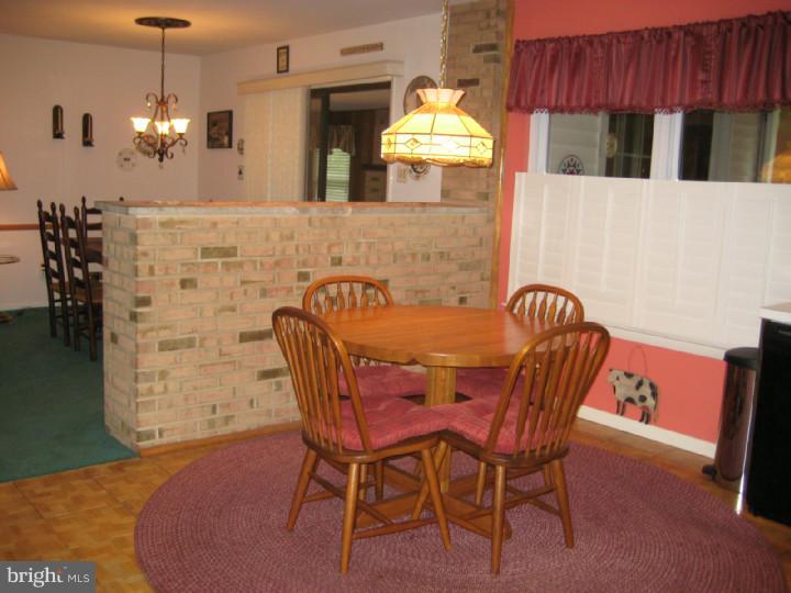 562 Lamplighter Road Horsham, PA 19044 - Photo 8 of 19 Kitchen