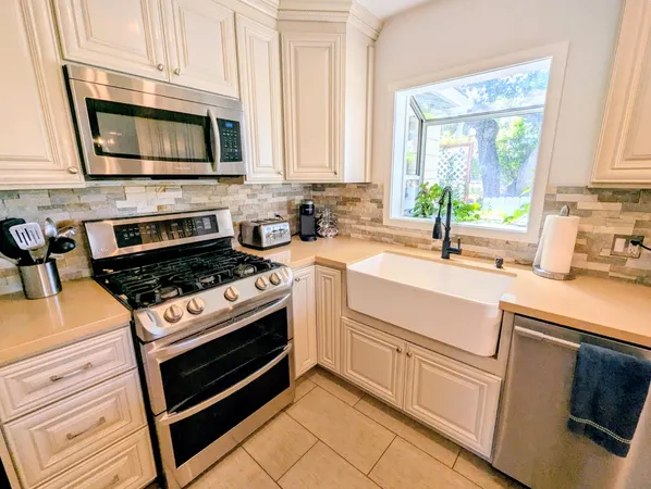 $899,000 | 98 Mountain View Street, Oak View, CA 93022
