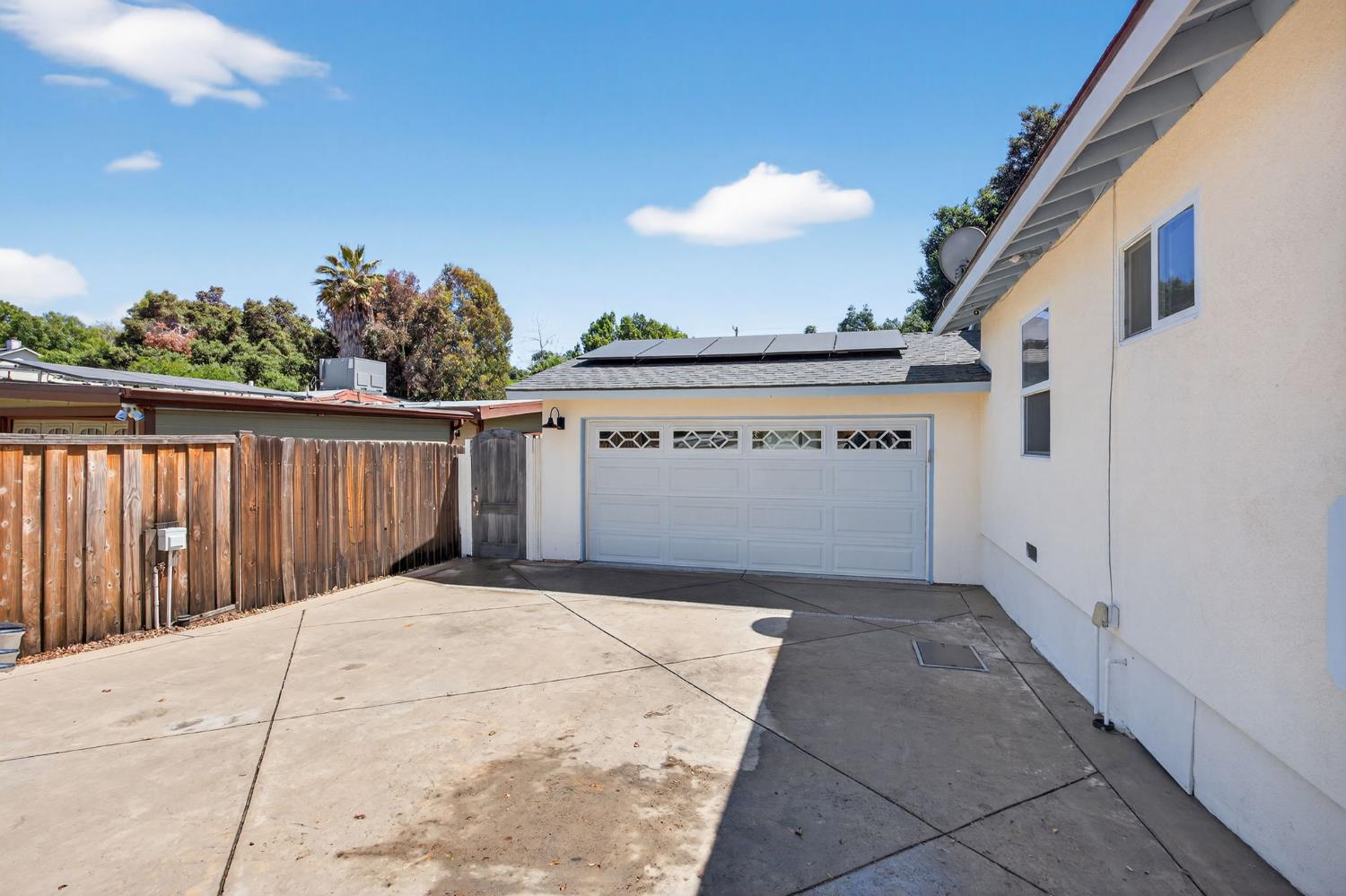 98 Mountain View Street Oak View, CA 93022 - Photo 37 of 42 a view of a terrace