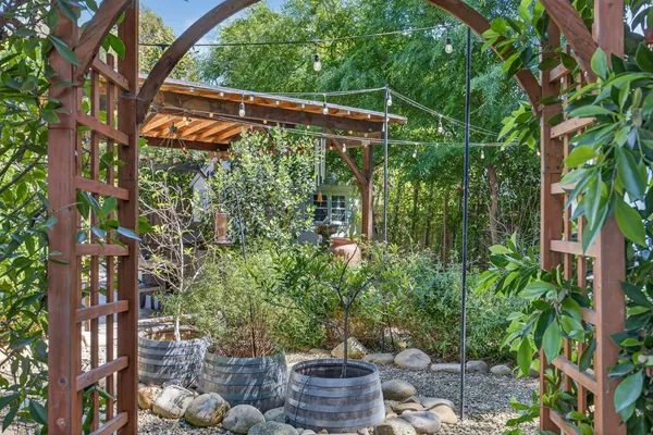 $899,000 | 98 Mountain View Street, Oak View, CA 93022