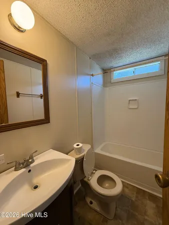 $900 | 113 Barbour Road, Unit 3, Hubert, NC 28539