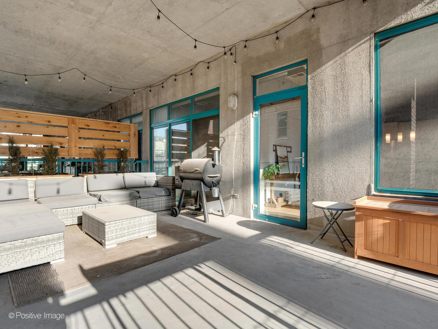 910 West Madison Street, Unit 509 Chicago, IL 60607 - Photo 13 of 14 a view of a patio with couches and pool