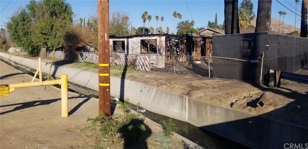1241 W Spring Riverside, CA 92507 - Photo 7 of 10