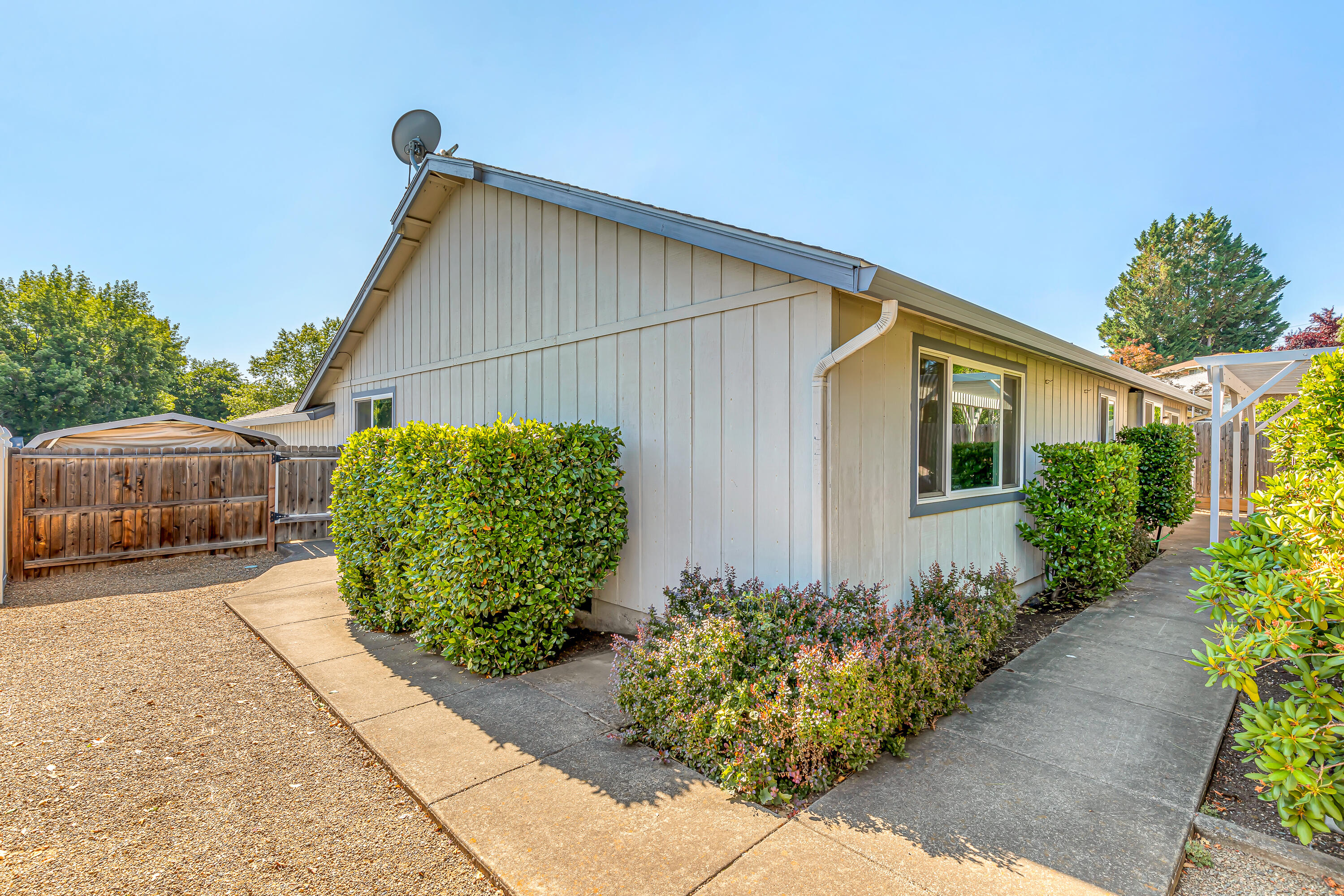 1139 Valley View Drive Medford, OR 97504 - Photo 25 of 26 1139 Valley View Dr, Medford, OR 97504