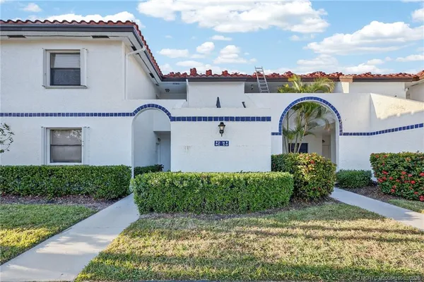 $355,000 | 6101 Southeast Landing Way, Unit 5, Stuart, FL 34997