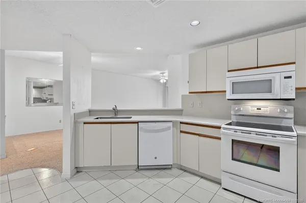 $355,000 | 6101 Southeast Landing Way, Unit 5, Stuart, FL 34997