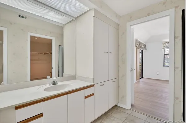 $355,000 | 6101 Southeast Landing Way, Unit 5, Stuart, FL 34997