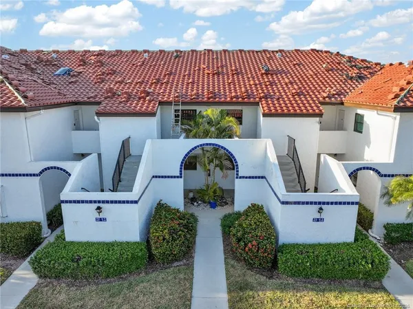 $355,000 | 6101 Southeast Landing Way, Unit 5, Stuart, FL 34997