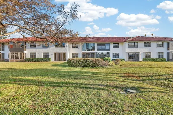 $355,000 | 6101 Southeast Landing Way, Unit 5, Stuart, FL 34997