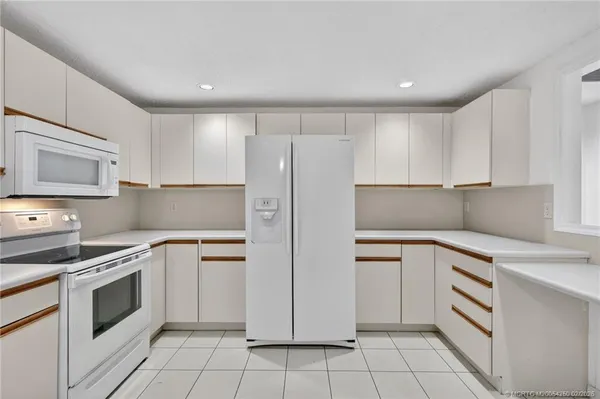 $355,000 | 6101 Southeast Landing Way, Unit 5, Stuart, FL 34997