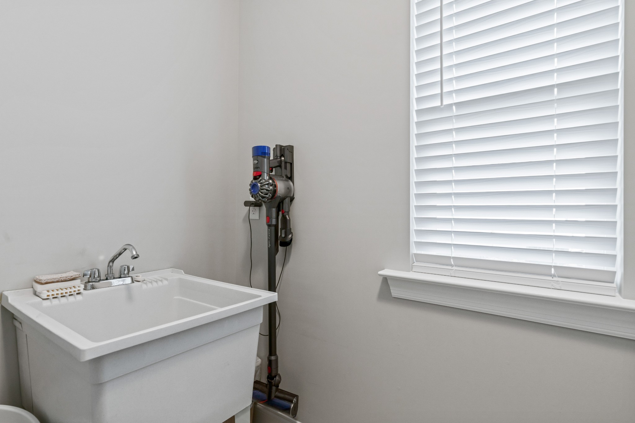 623 Gallant Way Murfreesboro, TN 37129 - Photo 40 of 48 a utility room with a sink dryer and washer