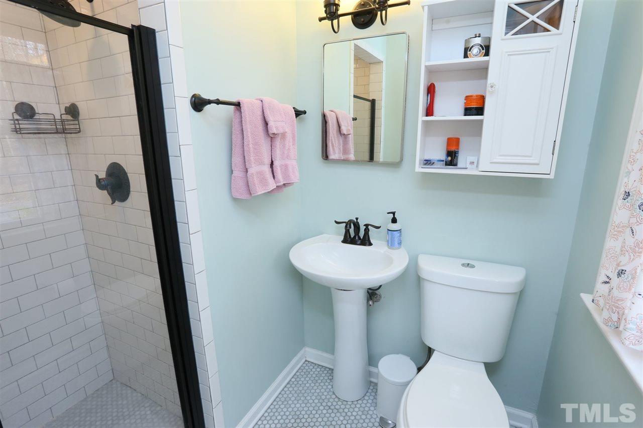 628 Tinkerbell Road Chapel Hill, NC 27517 - Photo 13 of 24 Gallery Image 13