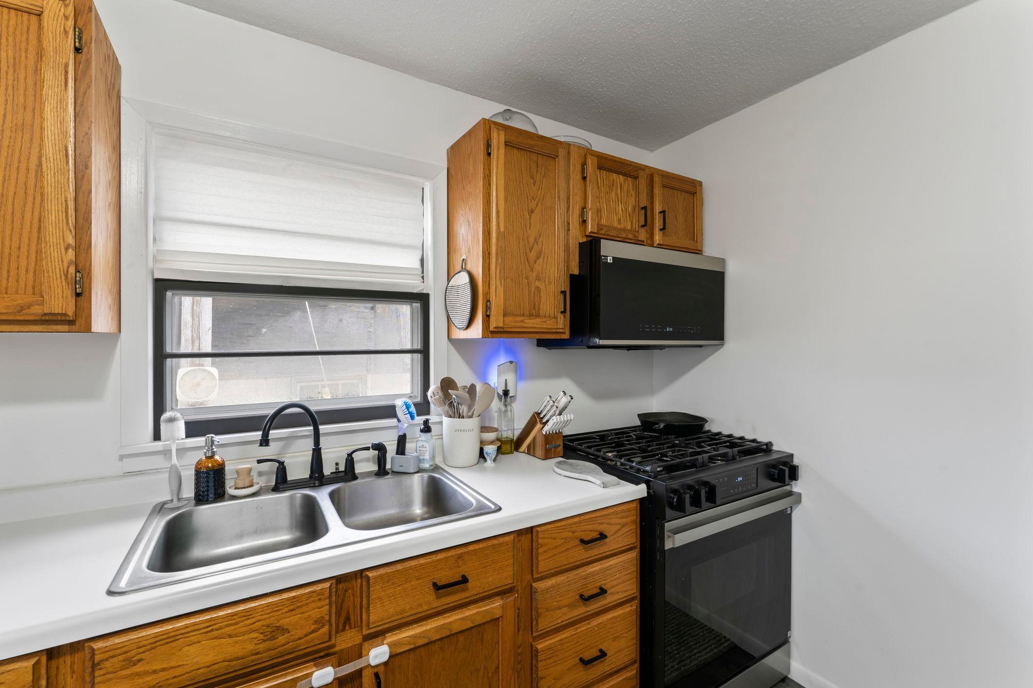 32536 Jackson Road Northeast Cambridge, MN 55008 - Photo 12 of 46