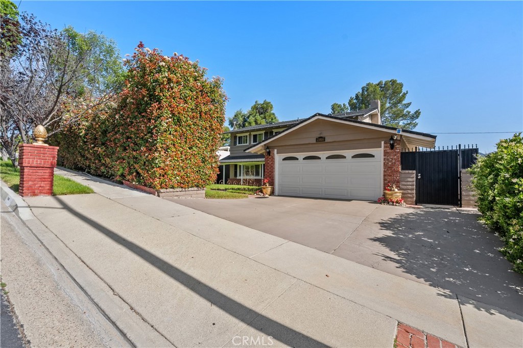 23810 Fambrough Street Newhall, CA 91321 - Photo 3 of 75