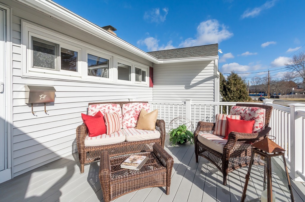 54 Brookfield Road Andover, MA 01810 - Photo 4 of 21 Gallery Image 4